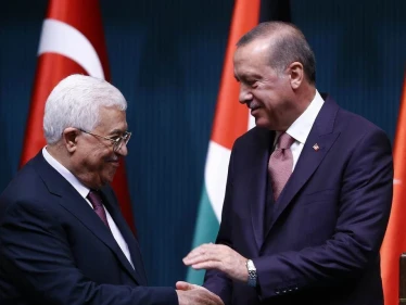 بعد حديث عن محاولة إسقاطه.. محمود عباس يلتقي أردوغان في إسطنبول والأخير يؤكد له على أمر