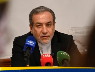 في تحد لترامب.. طهران تكشف عن نقطة "غير قابلة للتفاوض" مع واشنطن