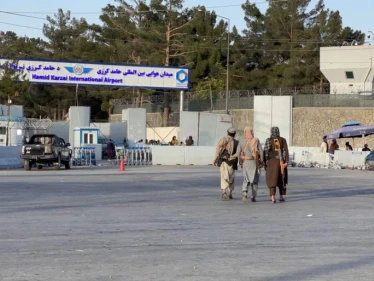 بريطانيا تدعو لأمرين هامين.. وفرنسا تكشف الهدف من إنشاء منطقة "آمنة" في كابل