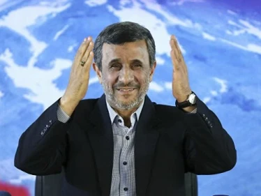 أحمدي نجاد يهدد بفضح ما أسماها بـ"عصابة التسلل الفاسدة" في مؤسسات إيران الأمنية