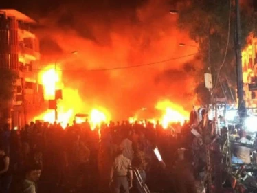 بالفيديو|| انفجار في حي الكرادة وسط بغداد.. والقوات الأمنية تغلق مداخل المنطقة