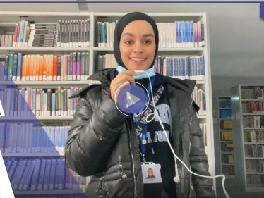 بالفيديو|| فتاة سعودية تنال جائزة بريطانية على ابتكار جهاز لموازنة ضغط الهواء في الطائرة