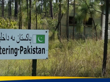 باكستان تفاجئ العالم بقرار يتعلق بحدودها مع إيران وسط تصعيد إقليمي