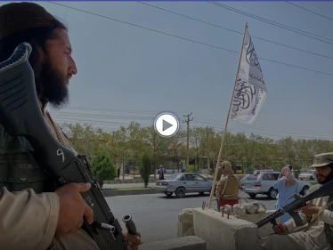 بالفيديو|| طالبان تنكث بعهد "العفو الشامل" وتعدم جنرالاً بالشرطة الأفغانية.. وتشكيلات مسلحة تثور ضدها بكابل