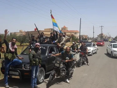 تصعيد غير مسبوق في السويداء... فصيل مسلّح يطوّق فرع المخابرات العسكرية ردّاً على اعتداءات طالت عناصره