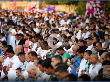 "اجري يا شيخ".. هروب إمام مسجد من الشرطة بعد إمامته صلاة العيد (فيديو)