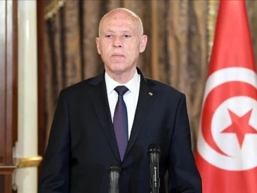 الرئيس التونسي يطمئن رجال الأعمال ويدعو البنوك لأمرٍ هام