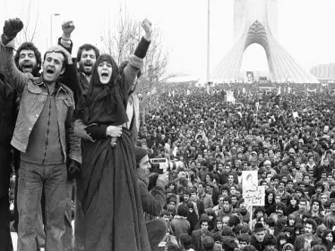هجوم على قاعدة لـ الباسيج في إيران تزامنًا مع احتفالات "ذكرى الثورة" - وكالة ستيب نيوز