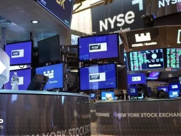 "وول ستريت" تفقد أكثر من 200 مليار دولار.. ما علاقة أمازون؟