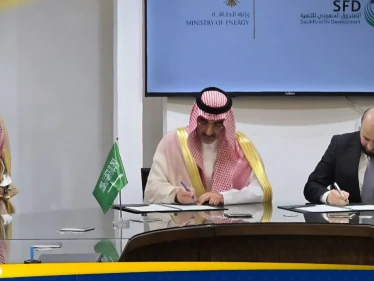السعودية توقع اتفاقية مع سوريا لتوفير 1.65 مليون برميل نفط خام