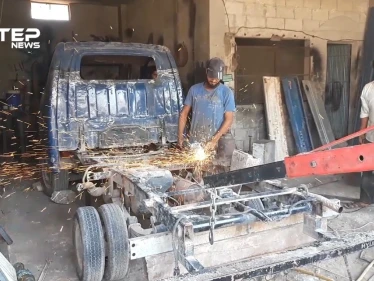 في إدلب .. سيارة مصنوعة من قطع التبديل تبدل حال المواطنين إلى الأفضل قليلاً