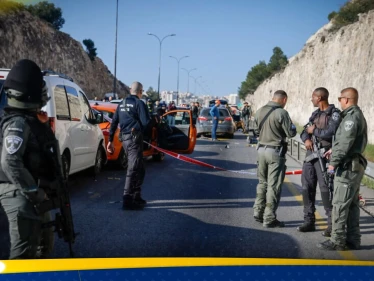 مقتل إسرائيلي وإصابة آخرين في هجوم بإطلاق نار قرب القدس (فيديو)