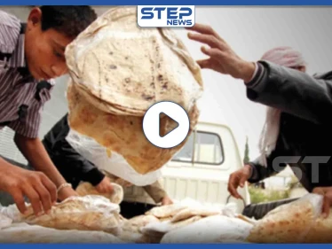 بالفيديو || النظام السوري يذل أهالي حلب بـ"ماراثون" الجري خلف سيارات توزيع الخبز