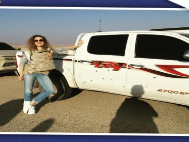 شاهد بالصور|| مغنية روسية تستعرض صورها من مدينة تدمر