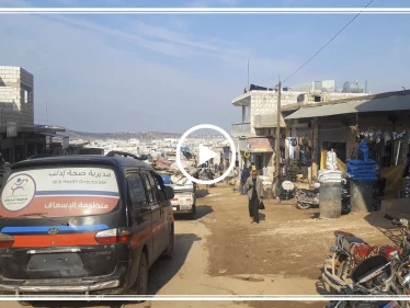 شاهد نزوح آلاف العائلات المهجرة من معرة النعمان وسراقب التي باتت تفترش الطرقات شمال إدلب