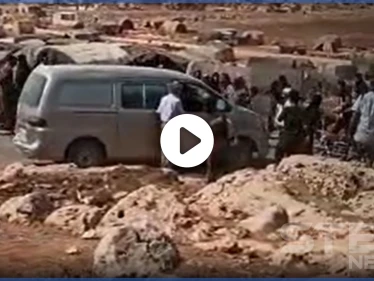 بالفيديو|| إرضاءً لأحد قيادييها.. تحرير الشام تقتحم مخيم البردقلي بإدلب وتطلق الرصاص لطرد النازحين