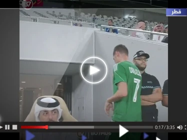 شاهد|| لقطة مثيرة للجدل في الدوري القطري.. لاعب يغادر الملعب قبل انتهاء المباراة!