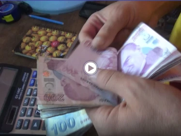 بأرقام قياسية .. تدهور الليرة التركية أمام الدولار يزيد من معاناة السوريين شمال إدلب