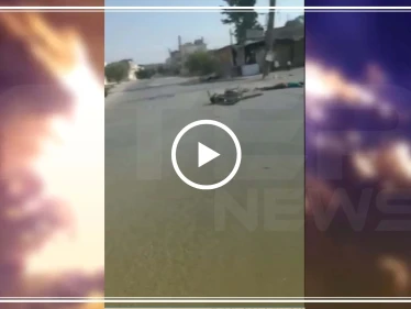 شاهد بالفيديو|| لحظات مروعة من مقتل شابٍ عشريني بالقصف الصاروخي على إدلب