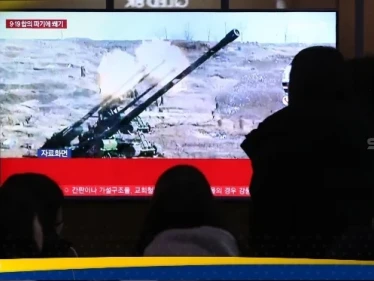 تصعيد عسكري خطير بين كوريا الجنوبية والجارة الشمالية.. شقيقة كيم تدخل الخط وتهدد: جيشنا فتح الزناد