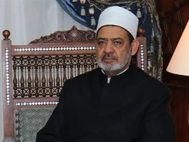 شيخ الأزهر يفند بالأدلة جواز "تهنئة" غير المسلمين بأعيادهم