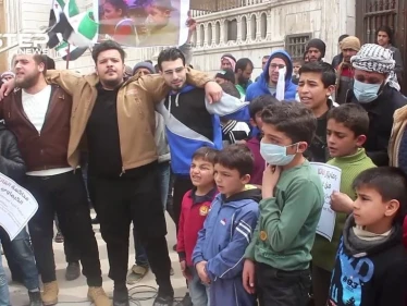 خروج مظاهرة في مدينة الباب للتذكير بجرائم الأسد الكيماوية