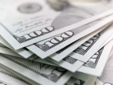 الدولار يتخطى أعلى سعر في السوق السوداء منذ عام 2019