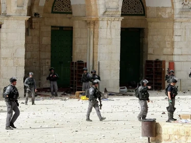 شاهد بالفيديو كيف أجبر صاروخ موجه مصدره غزة على إلغاء جلسة الكنيست وإثارة الذعر بين المستوطنين
