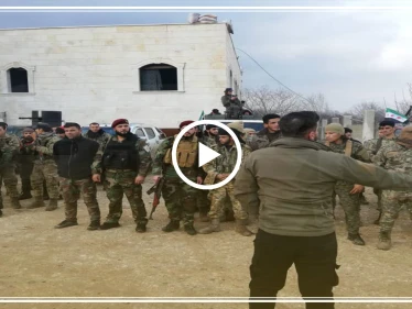 بالفيديو|| 200 مقاتل من فصائل المعارضة السورية المدعومة تركيًا يتوجهون لجبهات إدلب