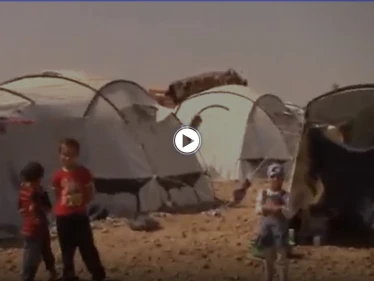 رصد معاناة العوائل التي تبقت في مخيم الركبان بالبادية السورية على الحدود السورية الأردنية