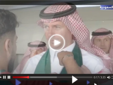 بعد كريستيانو رونالدو.. مدرب الاتفاق وأسطورة ليفربول يحتفل باليوم الوطني السعودي (فيديو)
