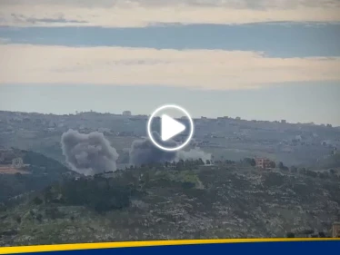 شاهد|| إسرائيل تلقي مناشير في أجواء بلدة لبنانية.. وتقصف بشكل "كبير وغير عادي" مناطق بالجنوب