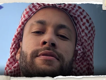 شاهد|| نيمار يؤدي "العرضة السعودية" أثناء الاحتفال باليوم الوطني