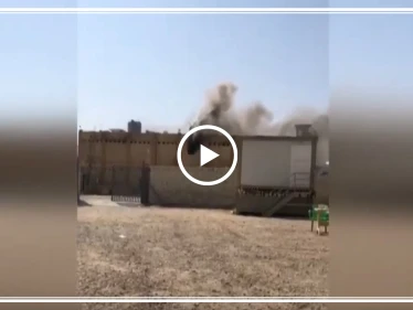 شاهد بالفيديو | عناصر داعش يحرقون سجن عين عيسى بالتزامن مع هروب المئات من عائلاتهم