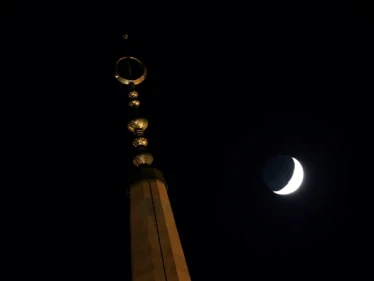 السعودية: تعذر رؤية هلال شهر رمضان.. وخادم الحرمين يوافق على قرار يخص المسجد الحرام