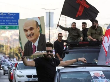 بالفيديو || جعجع يغيب عن جلسة المخابرات العسكرية وتحركات لأنصاره في بيروت