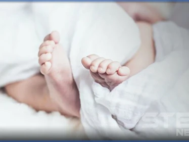 بالفيديو||مصري يعذب طفلته الرضيعة ويعنفها .. لكرهه إنجاب البنات