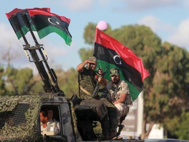 الجيش الوطني الليبي يُغلق الحدود مع الجزائر ويعلنها منطقة عسكرية