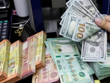 لأول مرة بتاريخ لبنان.. دولار السوق السوداء يقفز عالياً بعد اعتذار الحريري