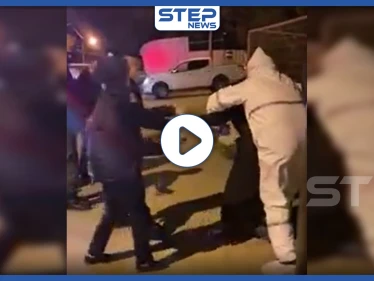 بالفيديو|| سيدة فلسطينية تحاجر طاقمًا طبيًا خلال محاولتهم أخذها للحجر الصحي
