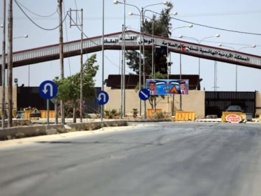 الأردن يغلق حدوده مع جنوب سوريا.. وبيدرسون يكشف في بيان مضمون رسائل أهل درعا له