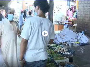 بالفيديو|| عمالة وافدة تشعل مواقع التواصل السعودية بعد قيامهم بأفعال سيئة داخل دورات المياه بالرياض