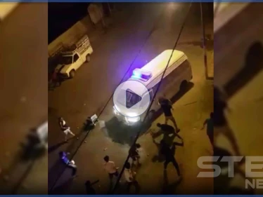رجم رجال الأمن العام في الكرك الأردنية وأعمال شغب رفضاً لحظر التجوال (فيديو)
