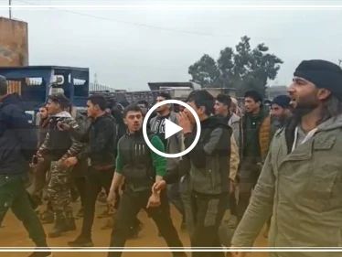 بالفيديو|| مدنيو إدلب يتظاهرون ضد حملة اعتقالات شنتها تحرير الشام.. والأخيرة ترّد بالرصاص الحي!
