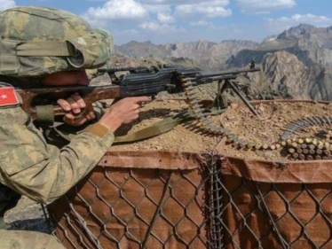 بينهم قيادي.. وزارة الدفاع التركية تعلن مقتل 25 عنصراً من العمال الكردستاني في غارة جوية شمالي العراق