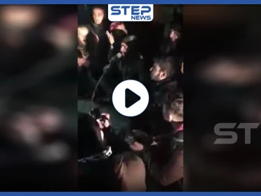 بالفيديو|| ناشطو المعارضة السورية من على طريق الـM4 يغنّون "كورونا مافي داعي تزورونا"..