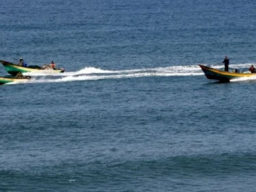 بعد فترة إغلاق طويلة.. السماح للصيادين بالعمل داخل بحر غزة