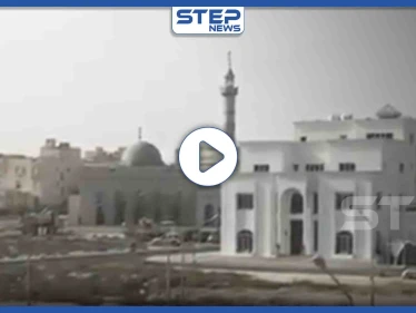 بالفيديو || "صلّوا في رحالكم"..مؤذن يجهش بالبكاء في الكويت خلال أذان صلاة الجمعة