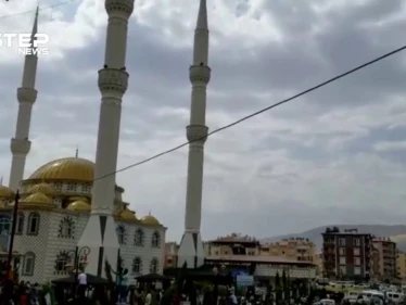 موكب تشييع الشهيد حارس الثورة عبد الباسط الساروت في مدينة الريحانية بتركيا
