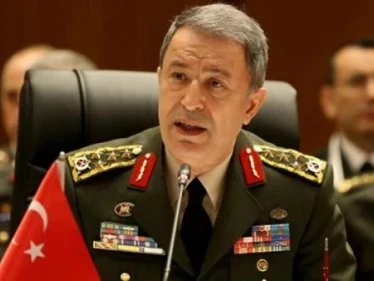 وزير الدفاع التركي ومسؤول بالرئاسة التركية يوجهون انتقادات للرئيس الأمريكي